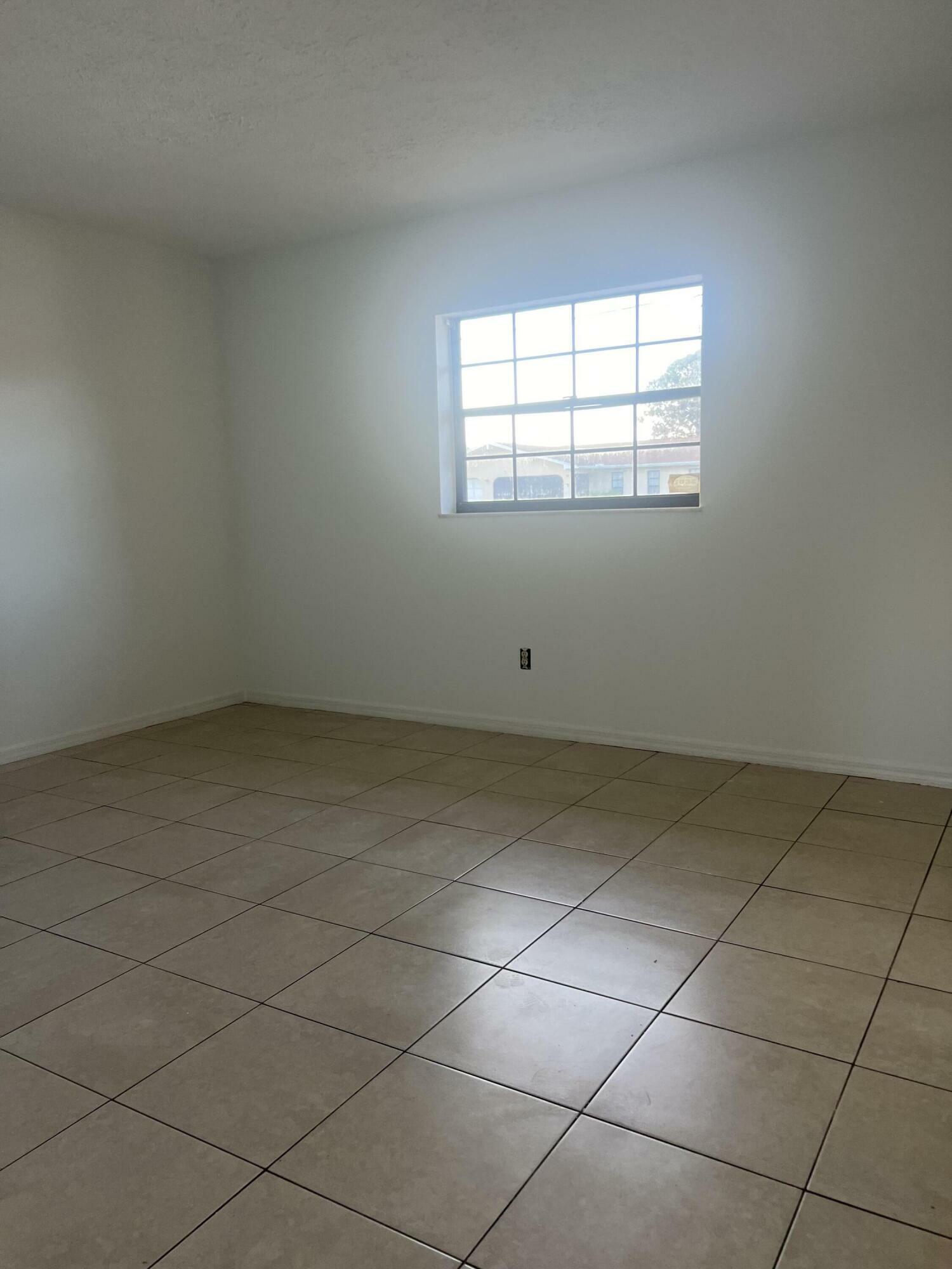 Property Photo:  952 SE Walters Terrace  FL 34983 