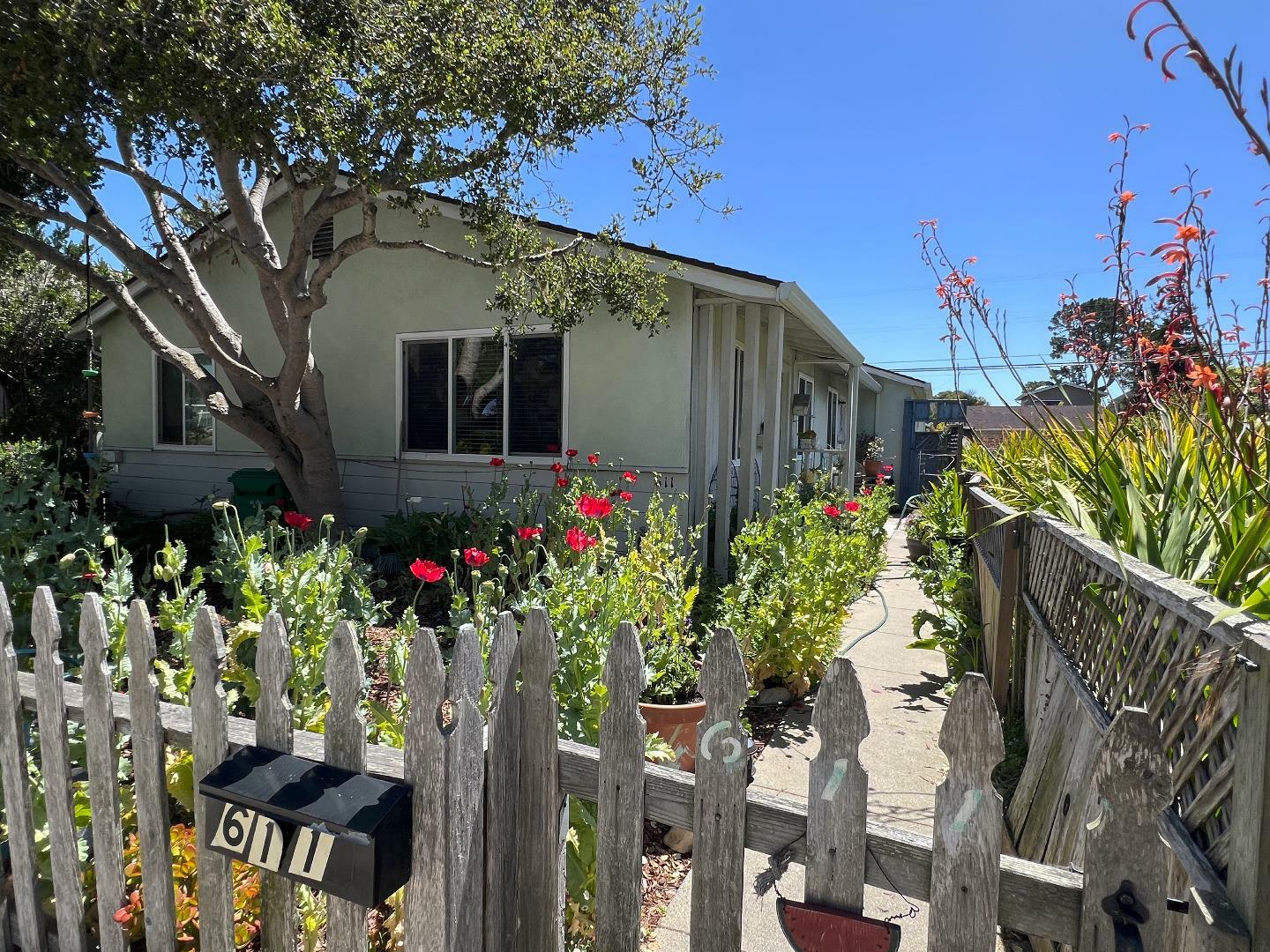 609 Congress Avenue  Pacific Grove CA 93950 photo