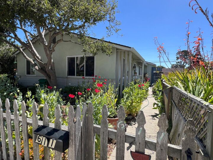 609 Congress Avenue  Pacific Grove CA 93950 photo
