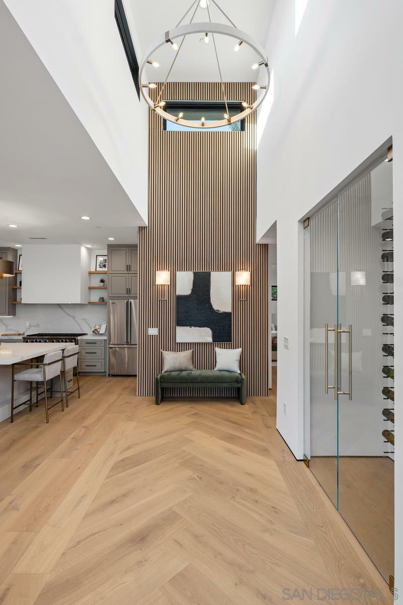 Property Photo: 806 Hygeia CA 92024