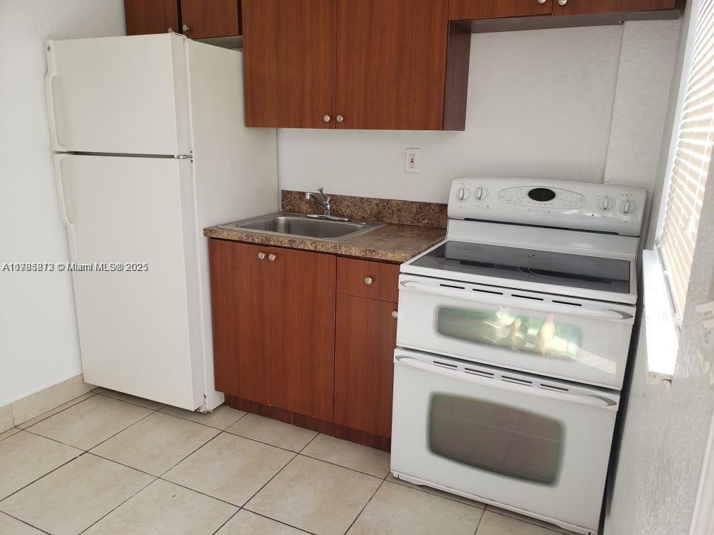 Property Photo: 2929 NW 88th St 3 FL 33147