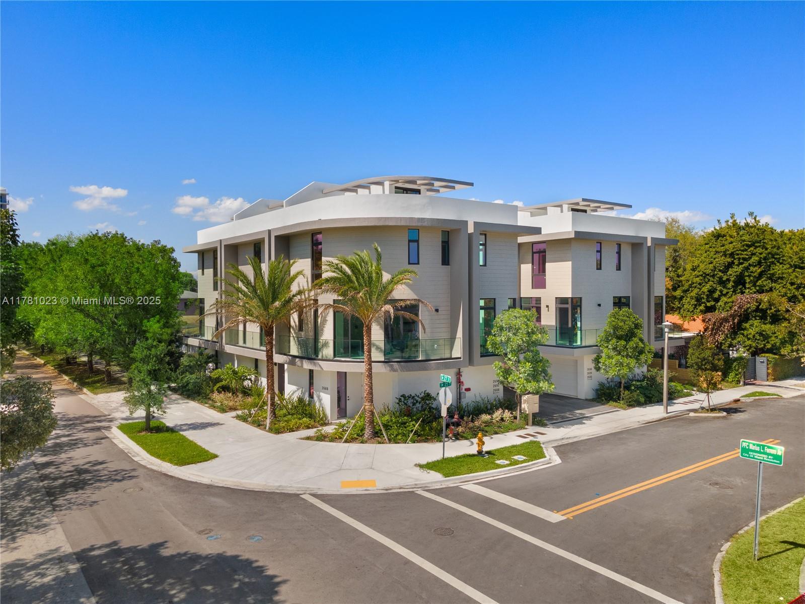 Property Photo: 2501 SW 27 St 2 FL 33133