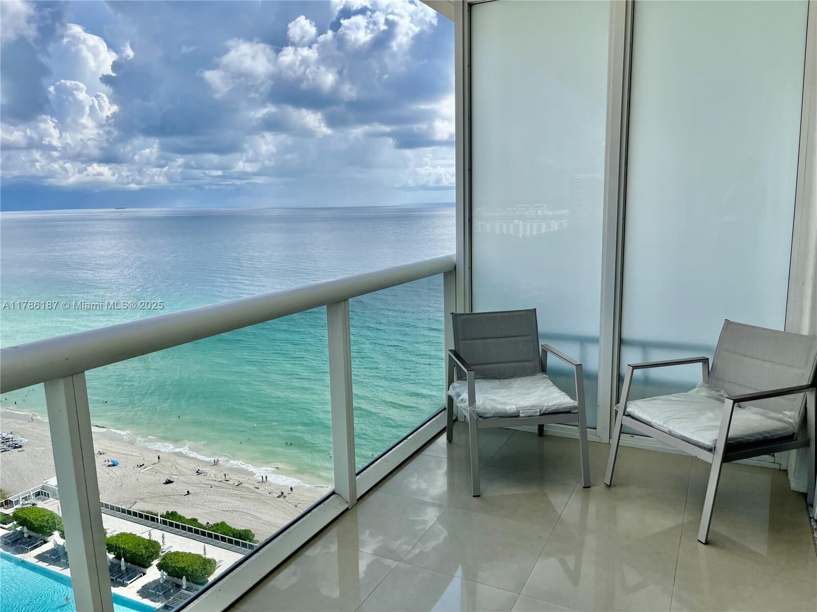 Property Photo:  1830 S Ocean Dr 2309  FL 33009 