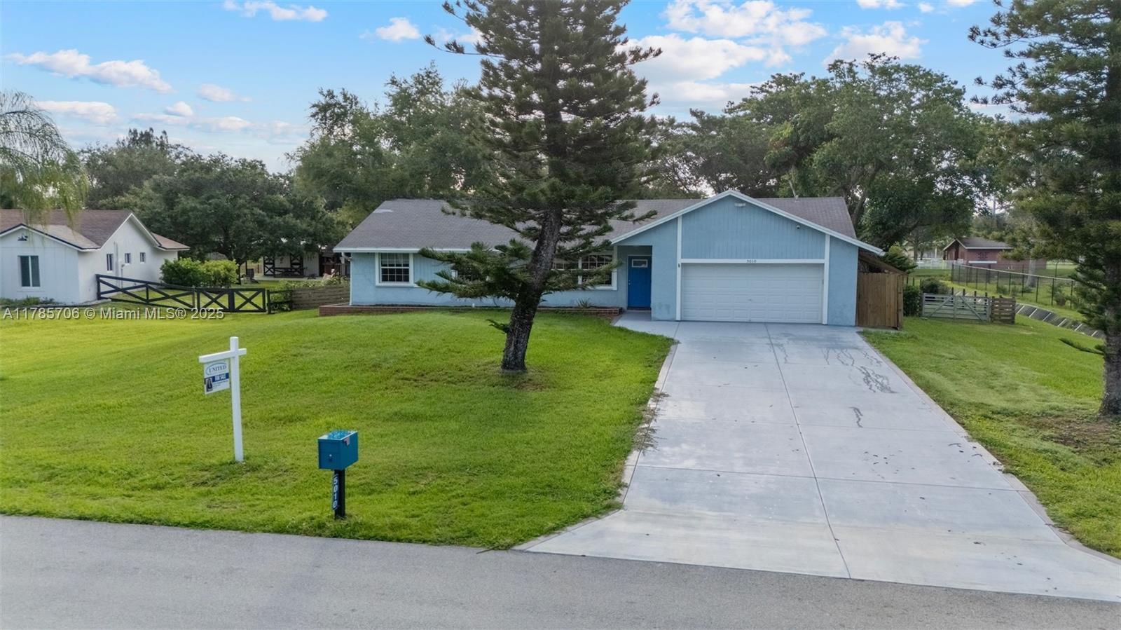 5010 SW 201st Ter  Southwest Ranches FL 33332 photo