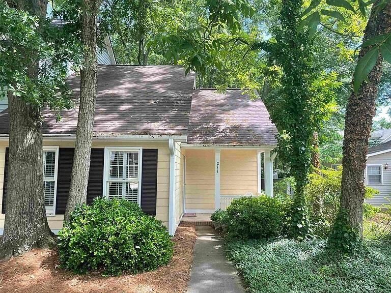 Property Photo: 211 Woodburn Club Lane Lane SC 29302-6306