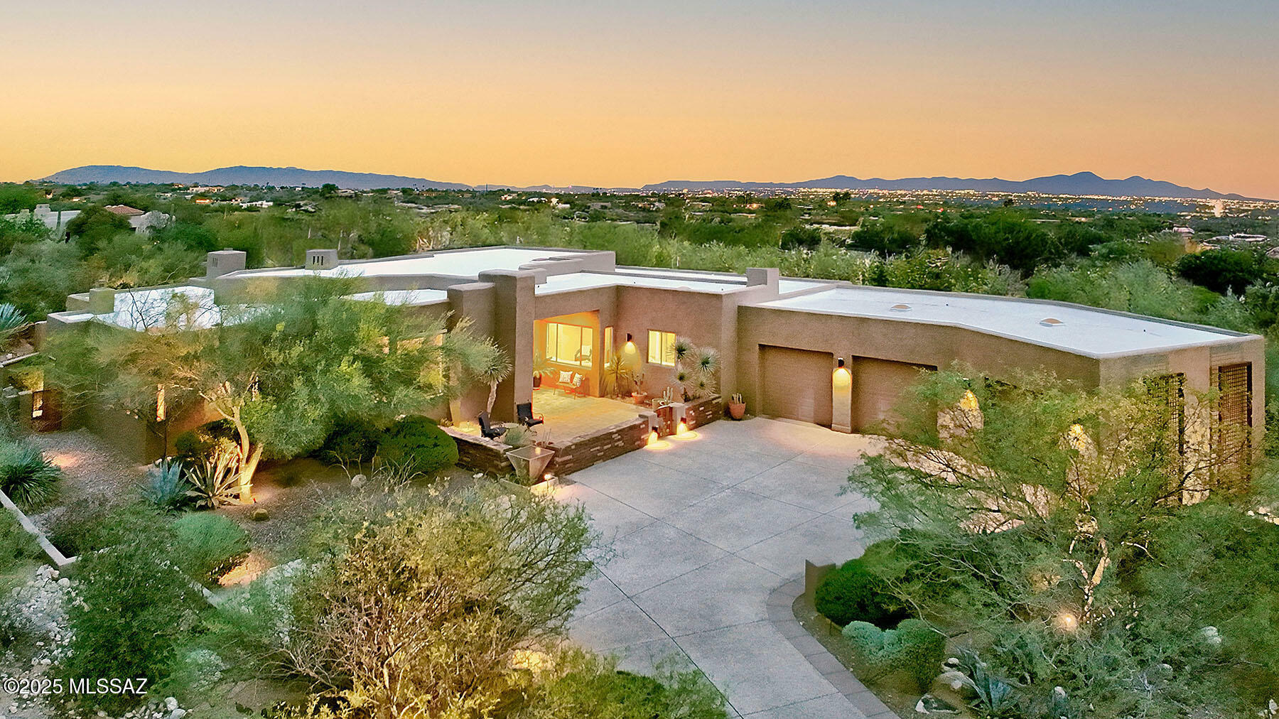 Property Photo: 1933 Quiet Canyon Drive AZ 85718