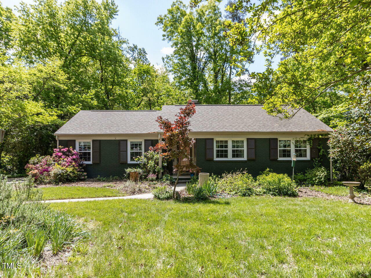 Property Photo: 713 Macon Place NC 27609