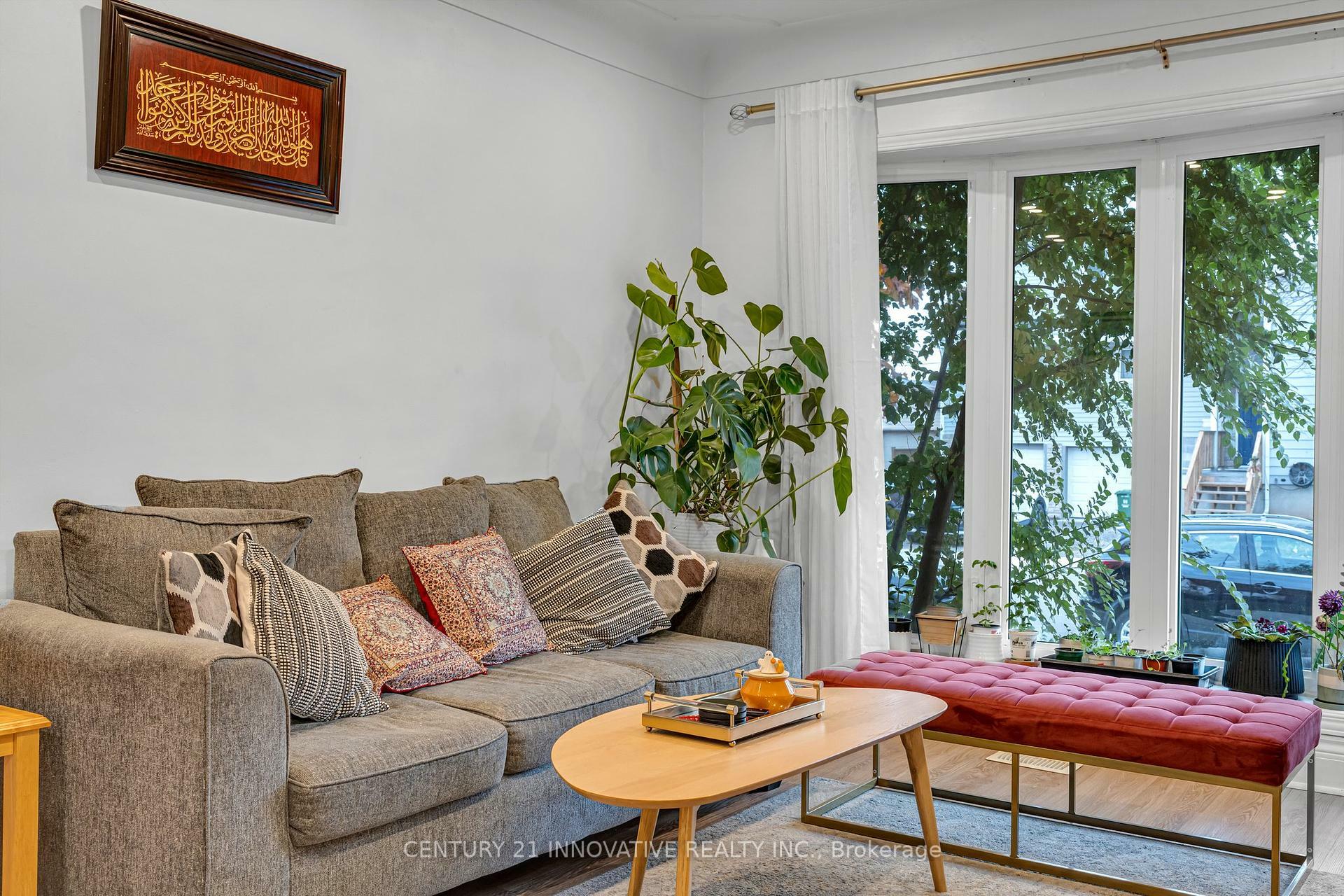 Photo de la propriété: 39 Delena Avenue N ON L8H 6B5