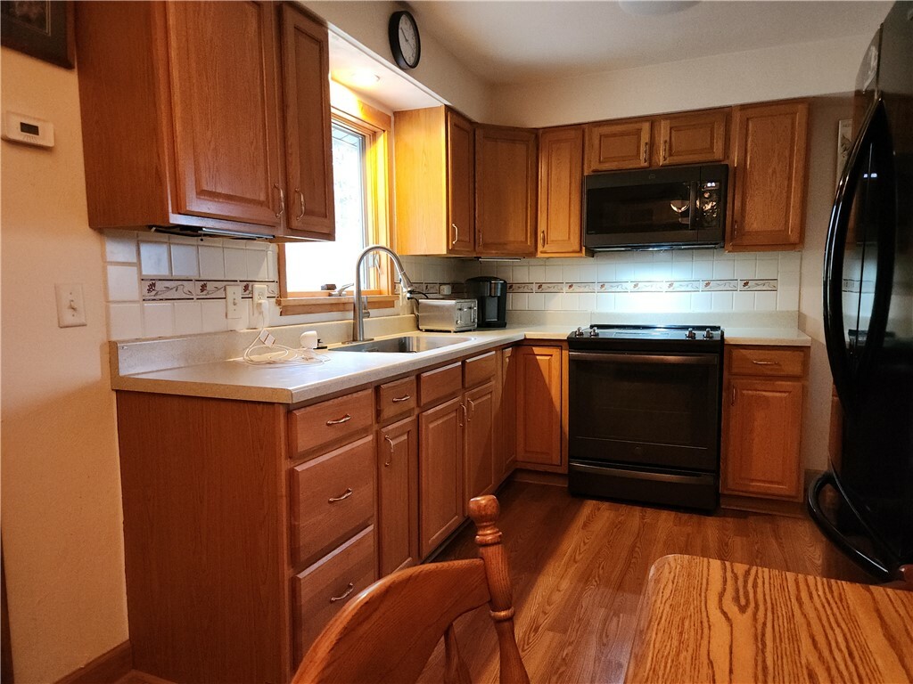 Property Photo: 275 Hillcrest Drive PA 15419