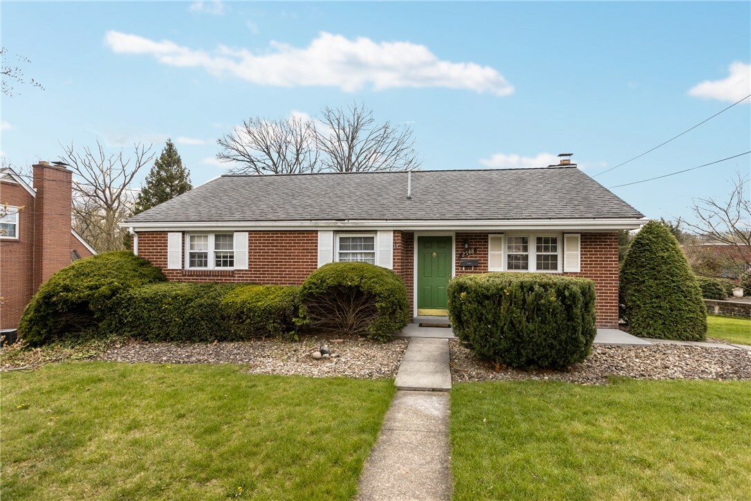Property Photo: 2548 Elcor Dr PA 15068