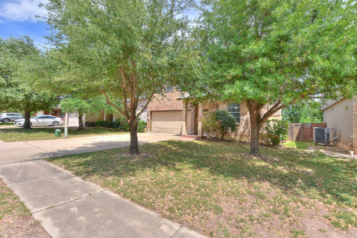 Property Photo: 2625 Summerwalk Place TX 78665