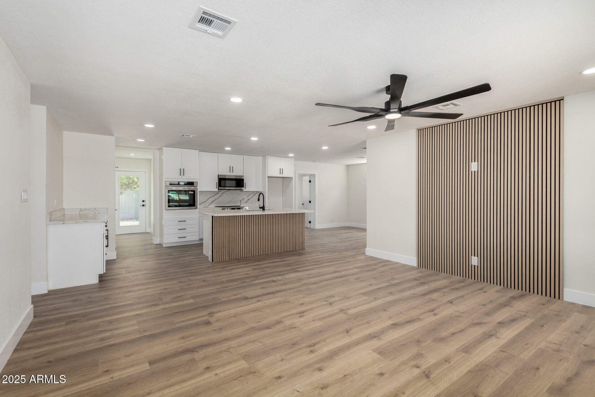 Property Photo: 1313 N 71st Street AZ 85257