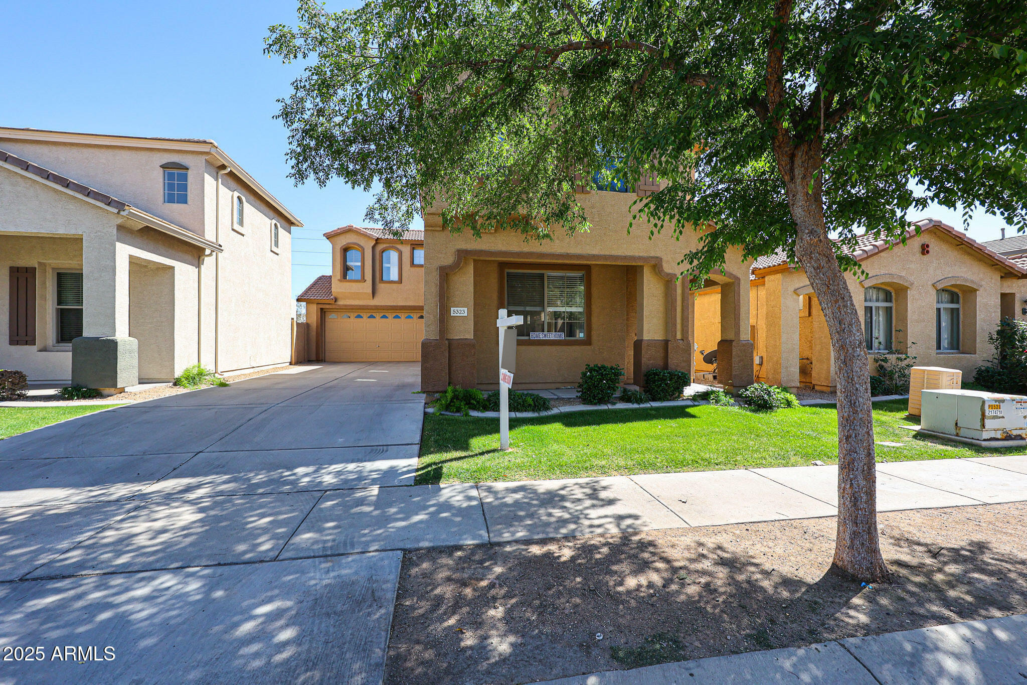 Property Photo: 5323 E Hopi Avenue AZ 85206