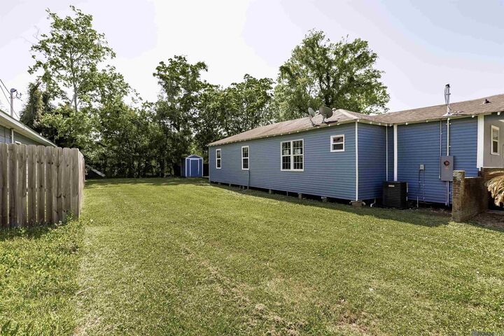 Property Photo:  760 N 29th St  LA 70802 