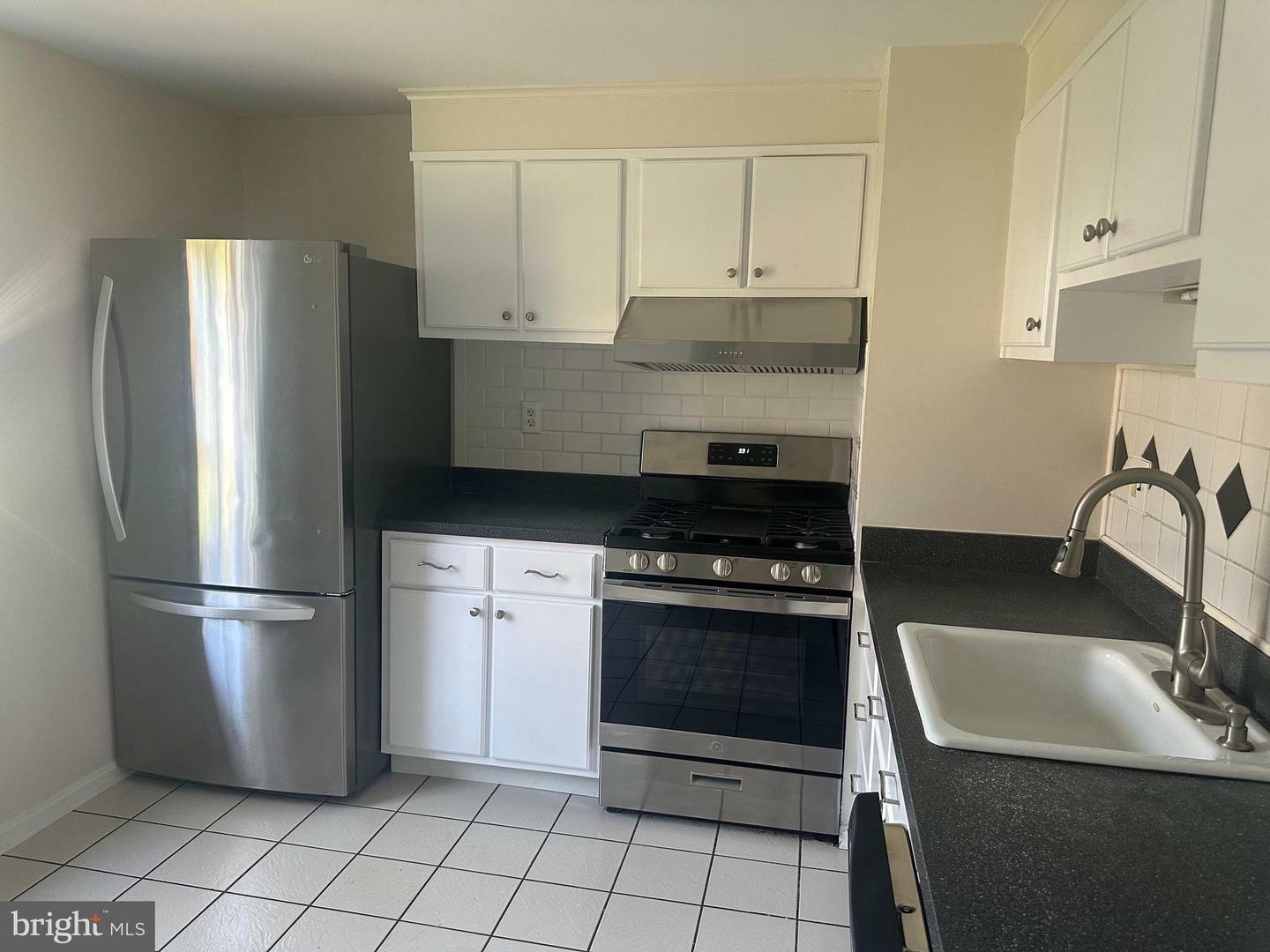 Property Photo: 1408 Milbank Road VA 22191