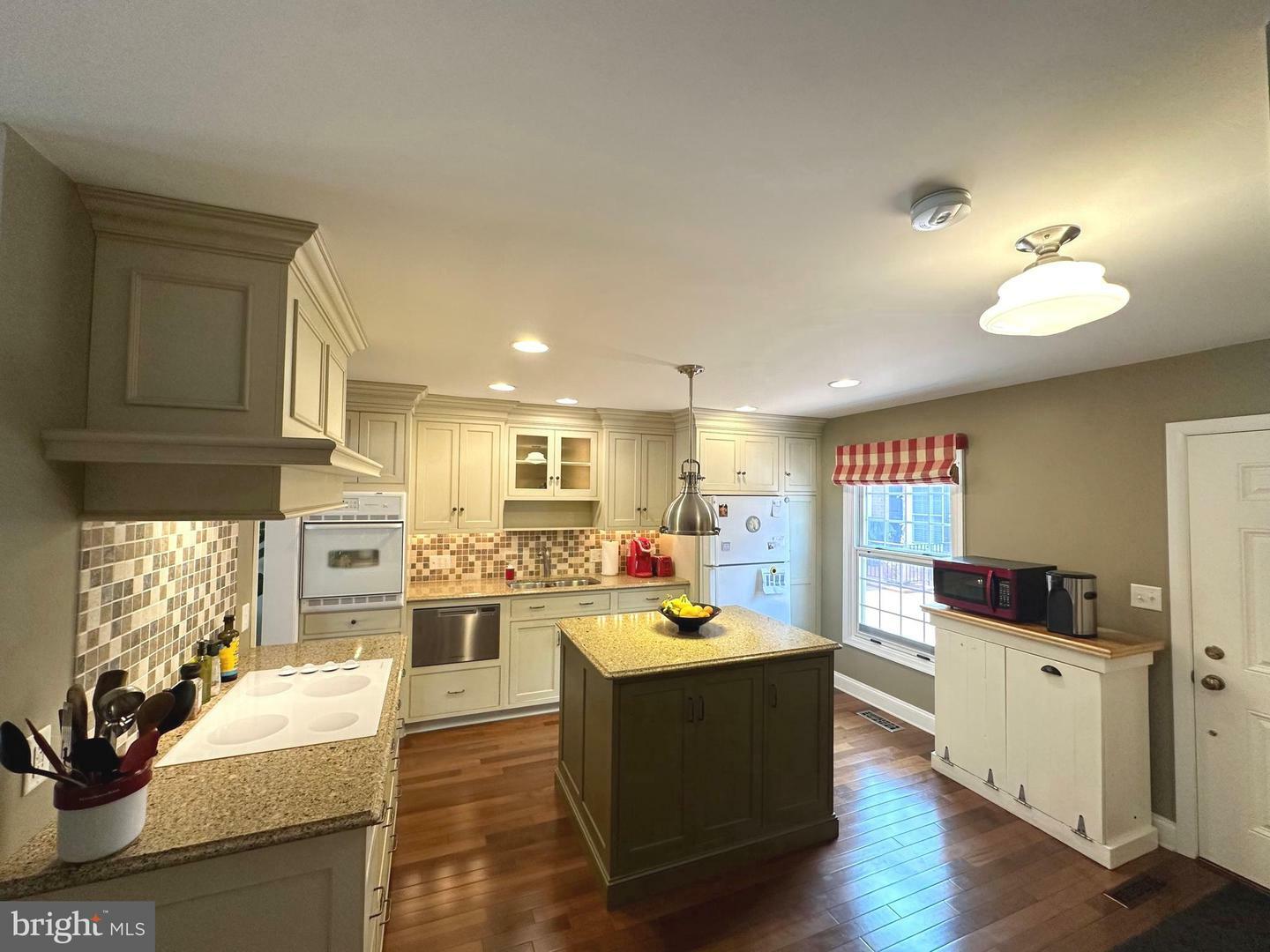 Property Photo: 447 W Caracas Avenue PA 17033