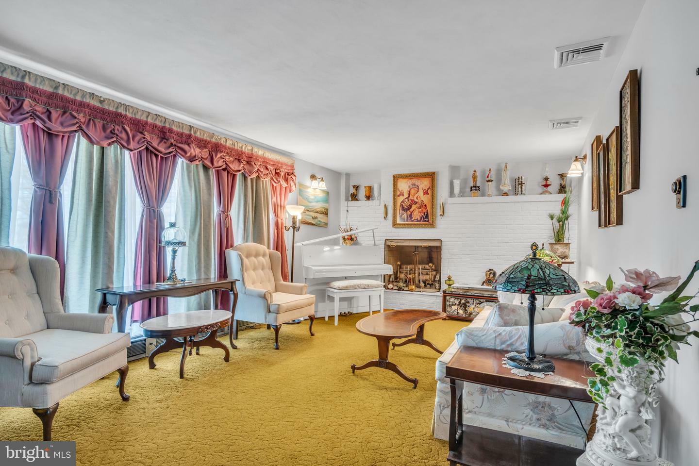Property Photo: 33 N Saint Johns Drive PA 17011