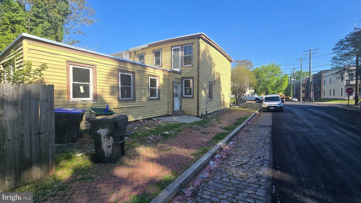 Property Photo: 2221 Venable St VA 23223