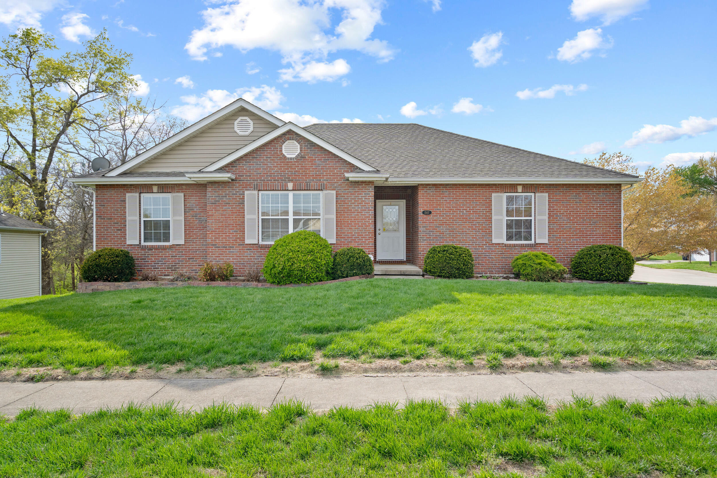 1507 Barnwood Dr  Columbia MO 65202 photo