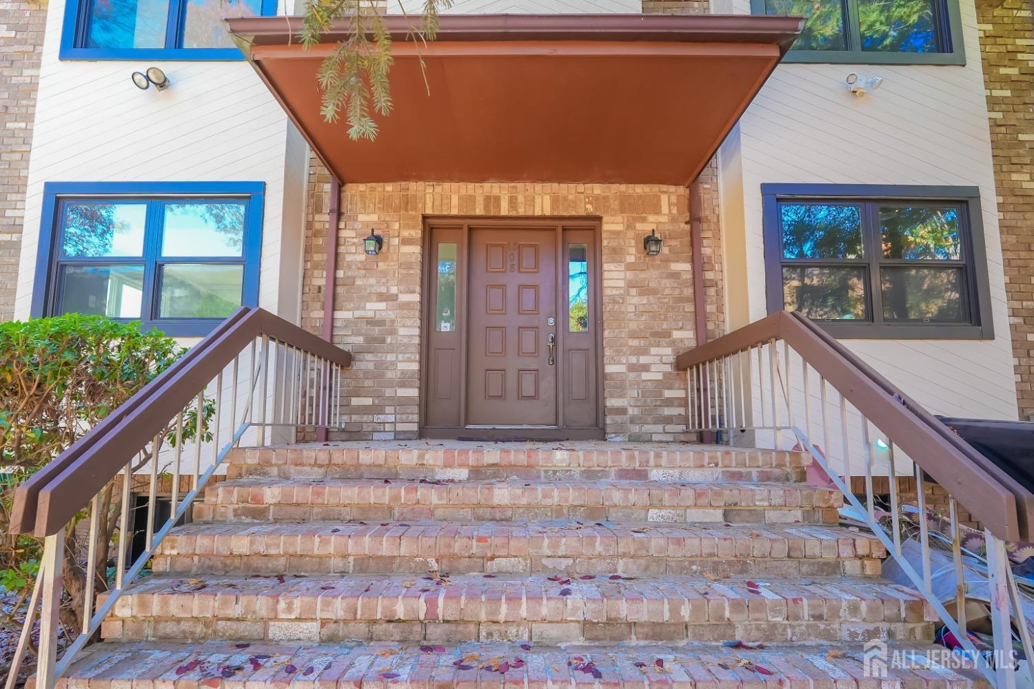 Property Photo:  1308 Merrywood Drive  NJ 08817 