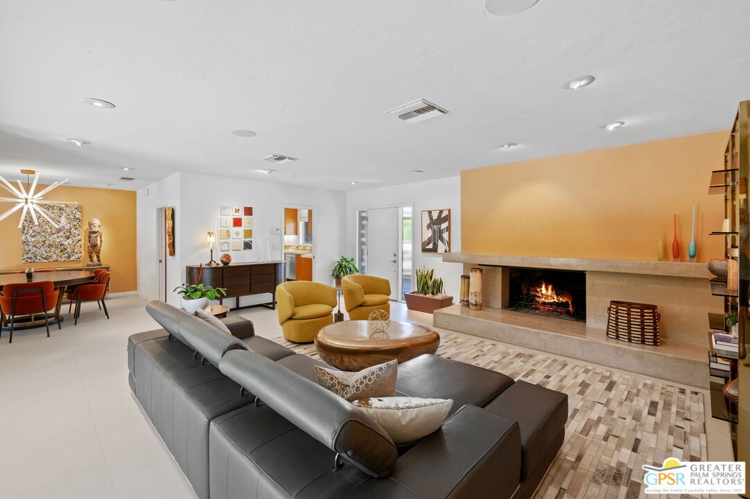 Property Photo:  877 E Biltmore Pl  CA 92264 