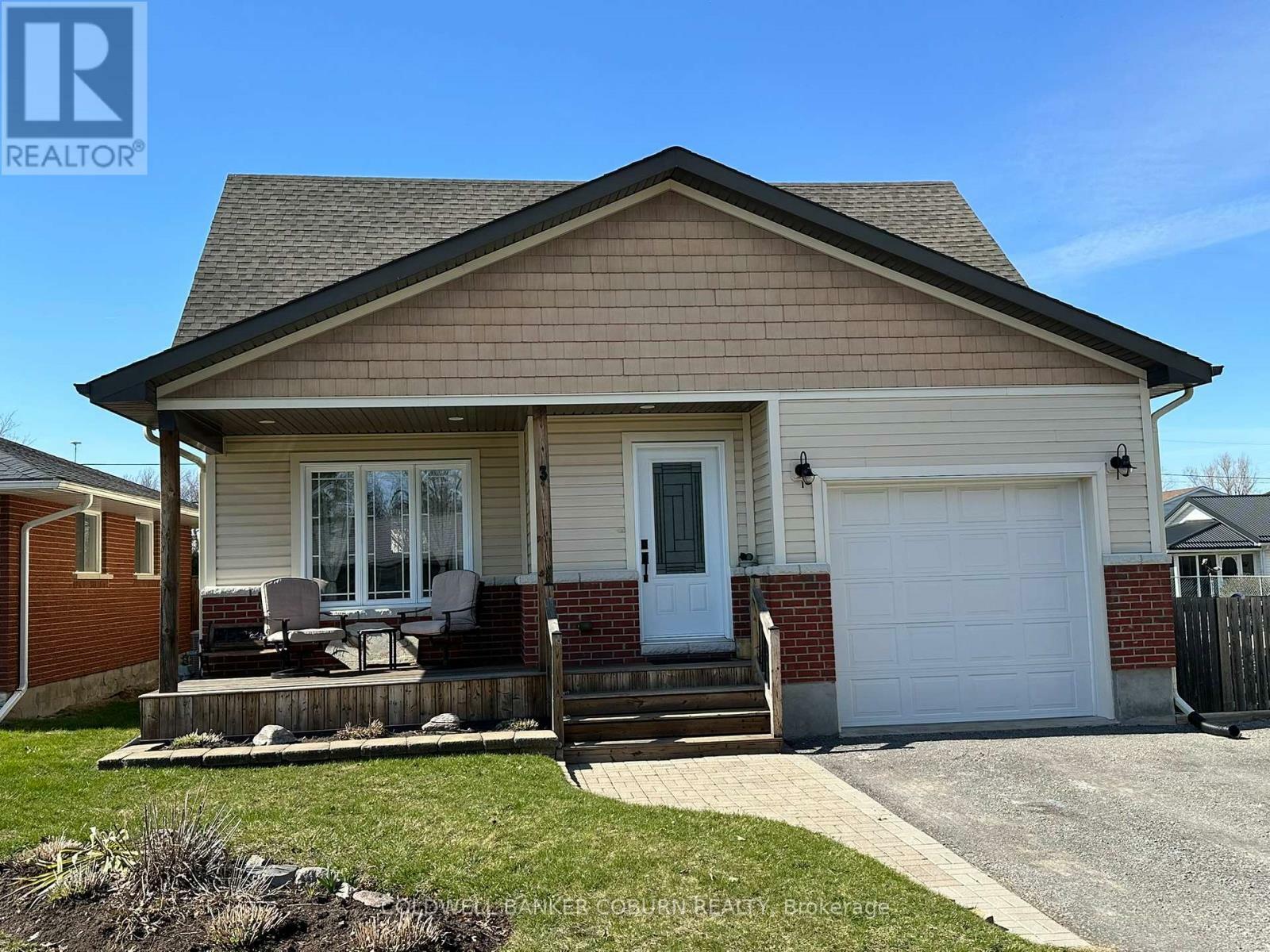 Property Photo: 3 Hilltop Crescent ON K0G 1J0
