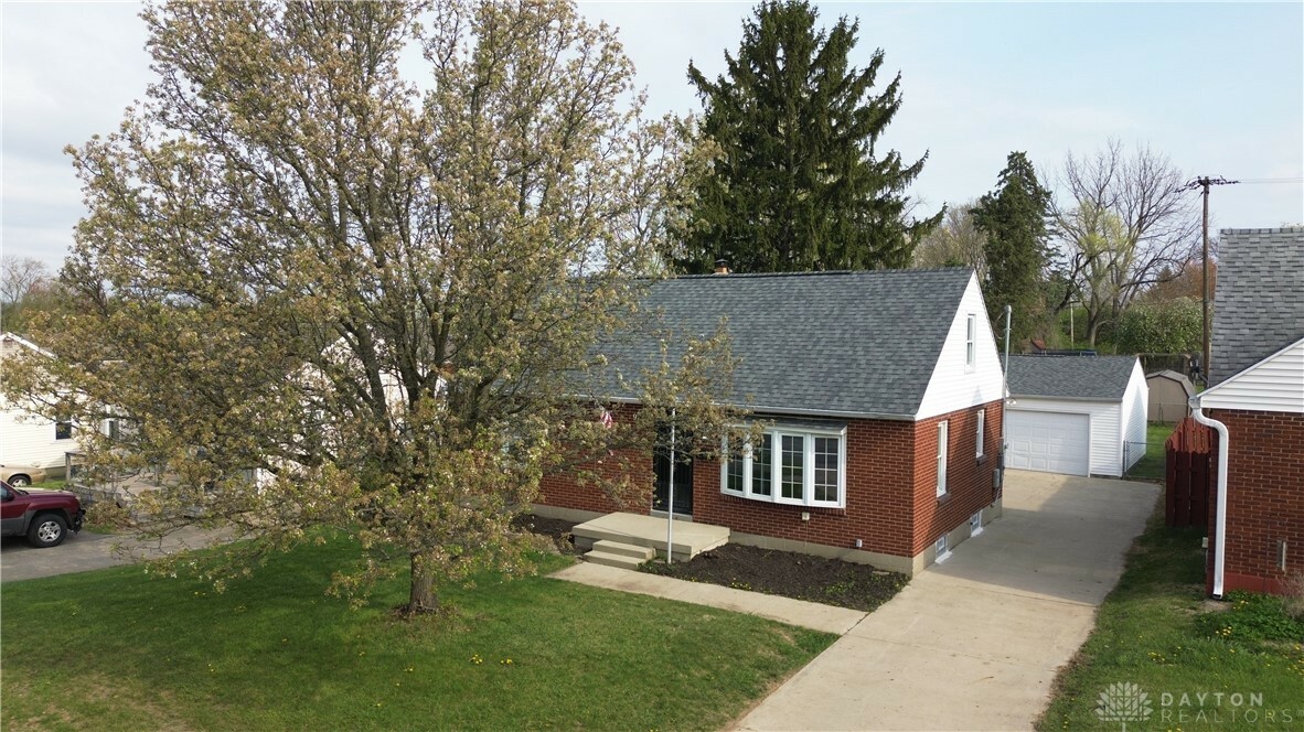 Property Photo: 910 W First OH 45504