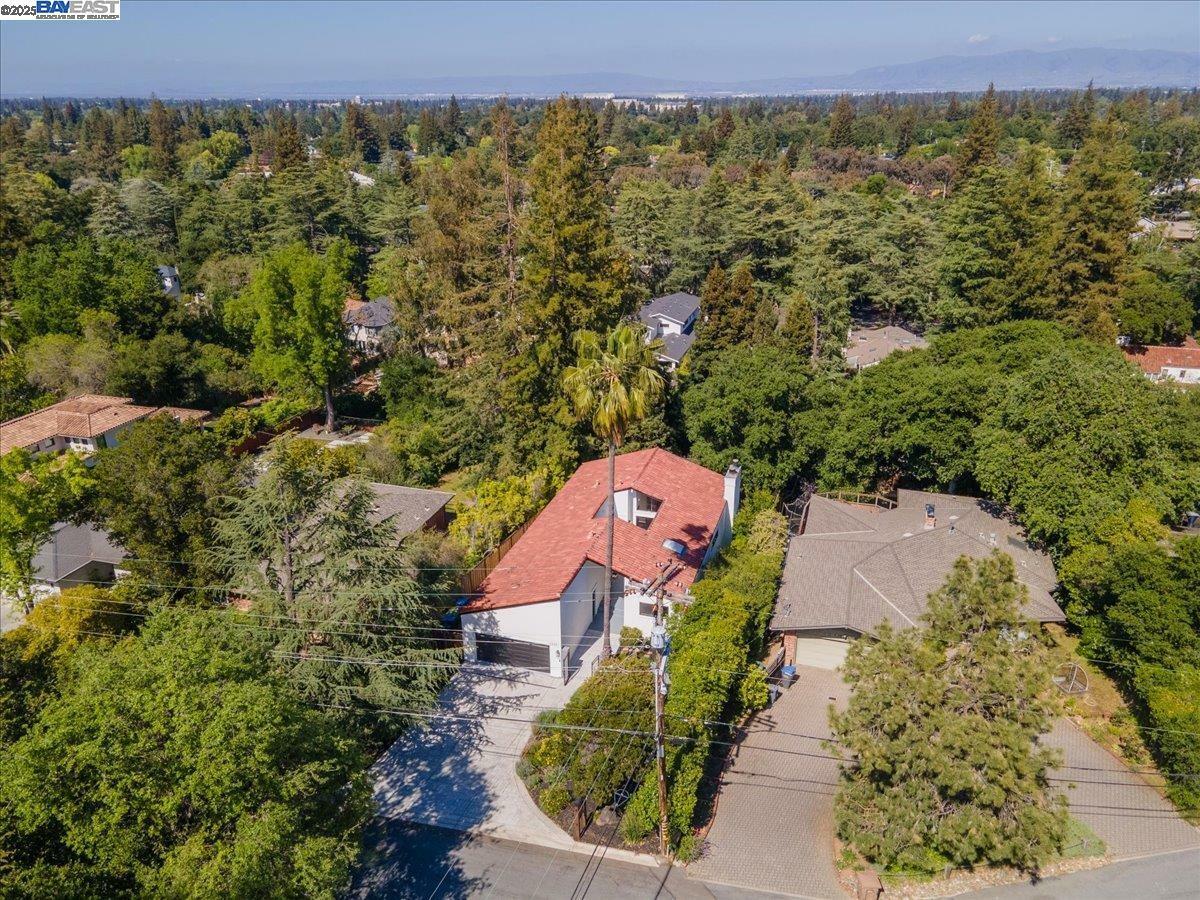 Property Photo: 1533 Topar Ave CA 94024