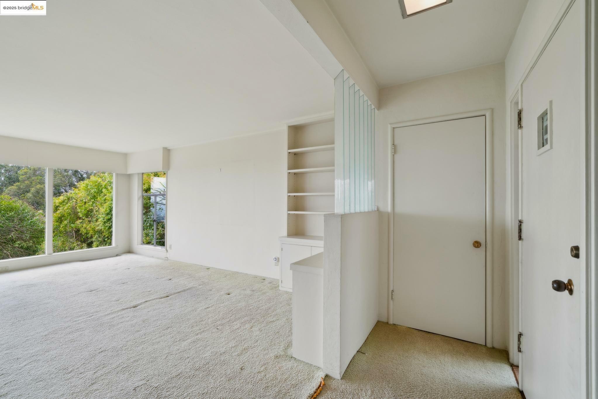 Property Photo: 2079 Braemar Rd CA 94602