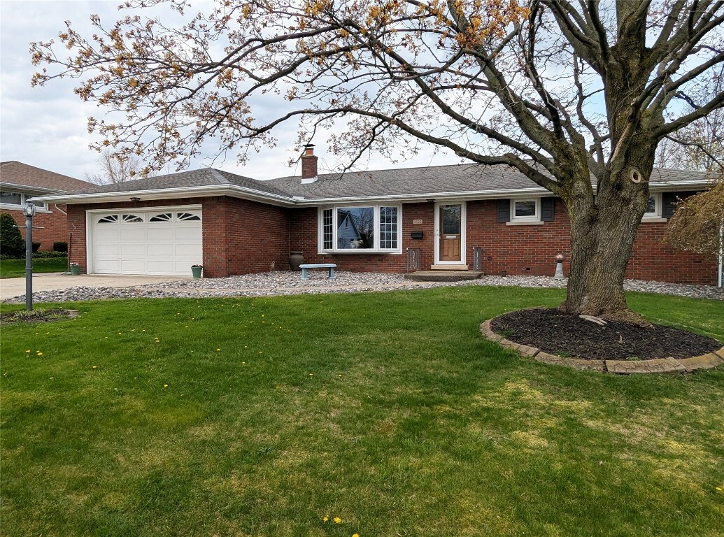 Property Photo: 3522 Fountain Way PA 16506