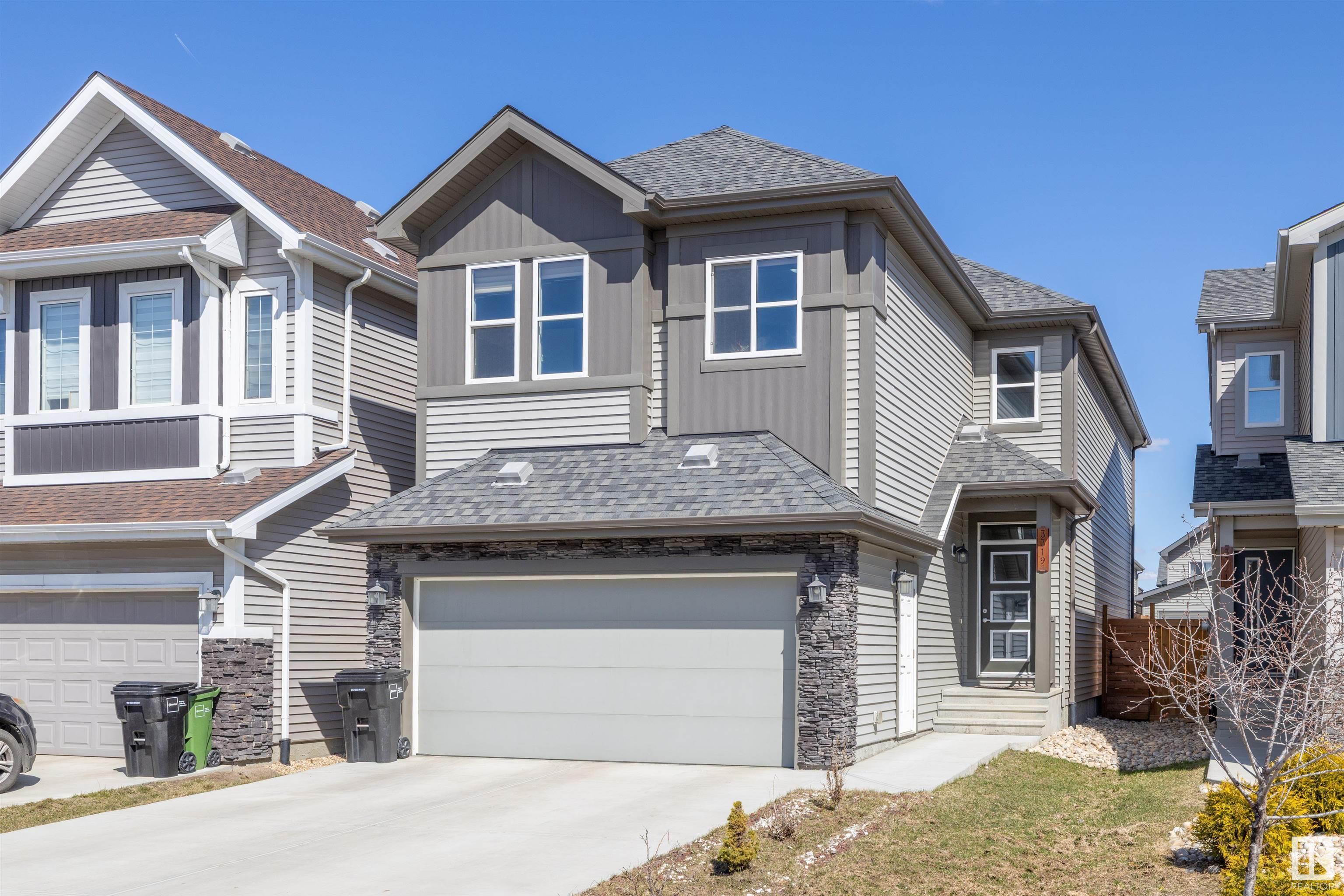 Photo de la propriété:  3319 Checknita Common SW  AB T6W 4E8 