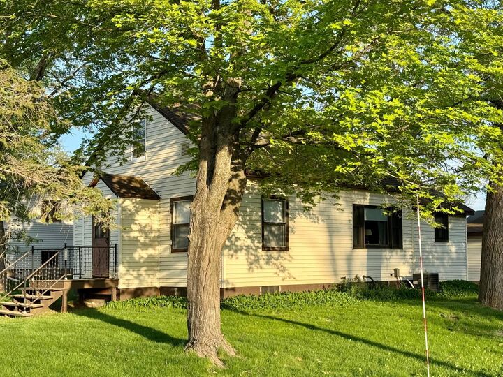 685 Main Street W  Isle MN 56342 photo
