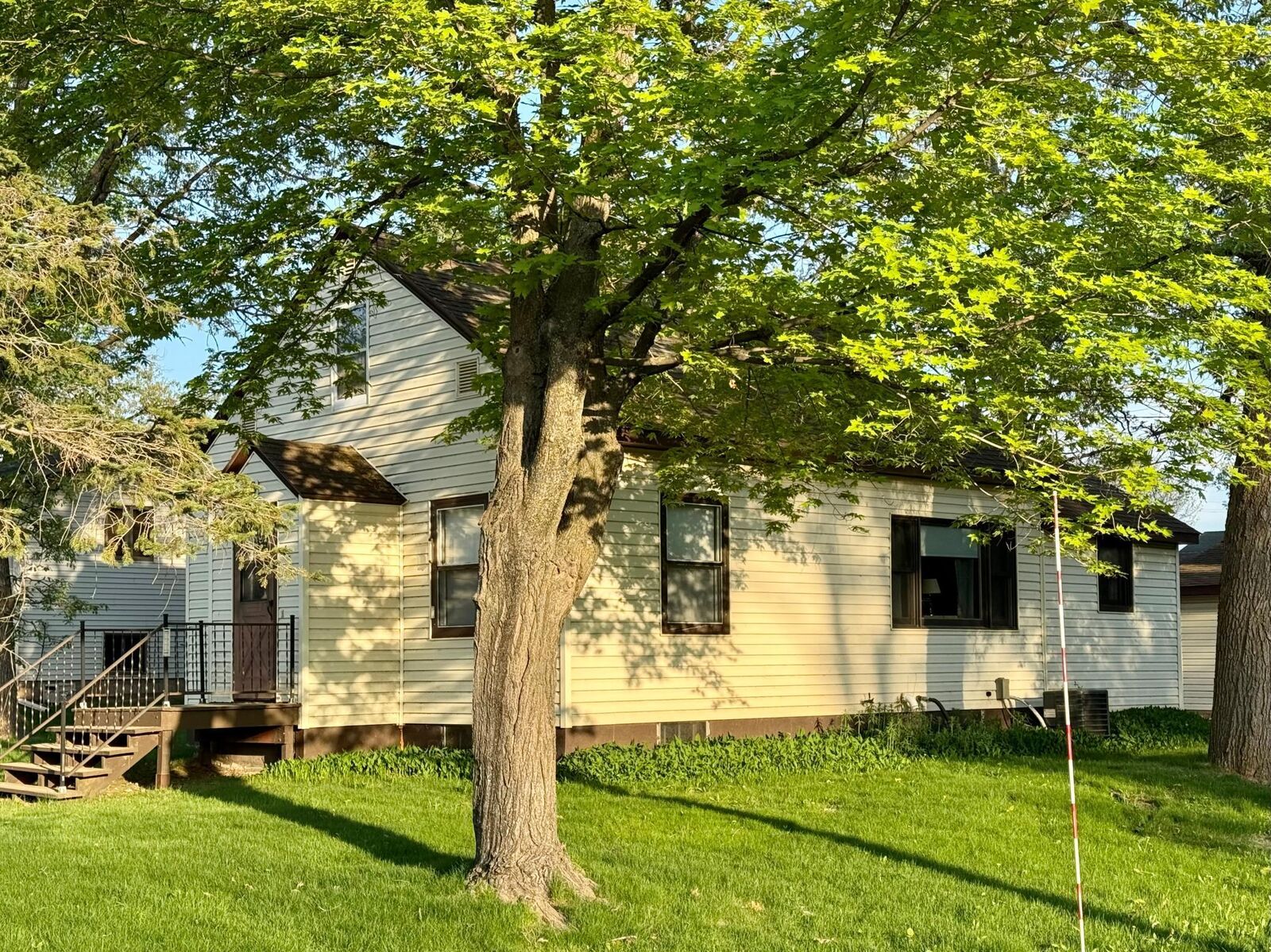 Property Photo:  685 Main Street W  MN 56342 