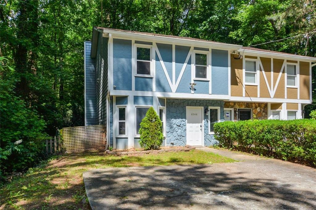 Property Photo: 4544 Coopers Creek SE GA 30082