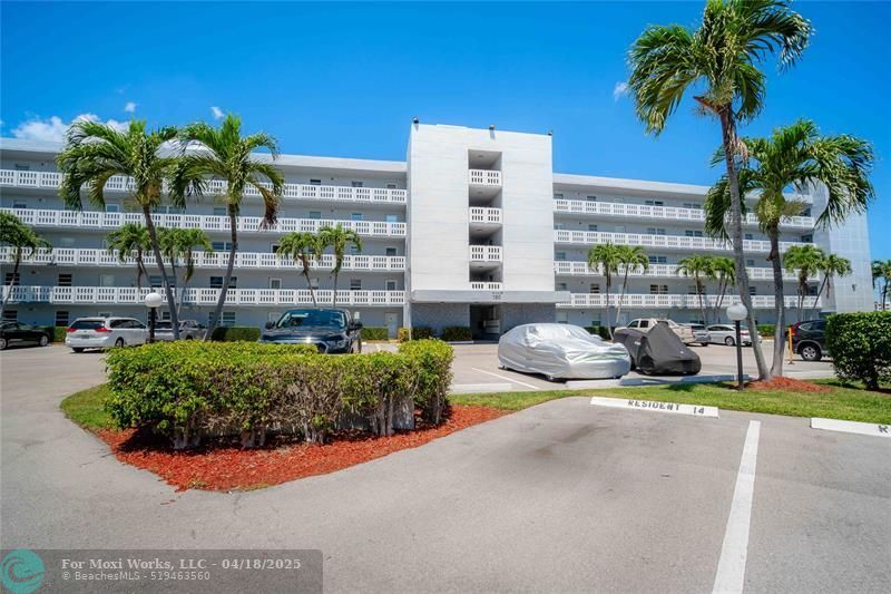 Property Photo:  190 SE 5th Ave 501  FL 33004 