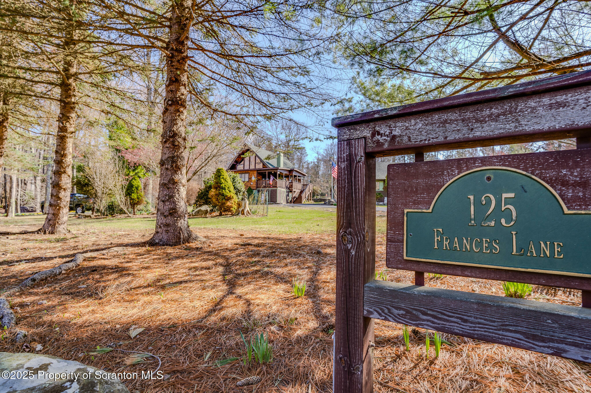 Property Photo: 125 Frances Lane PA 18426