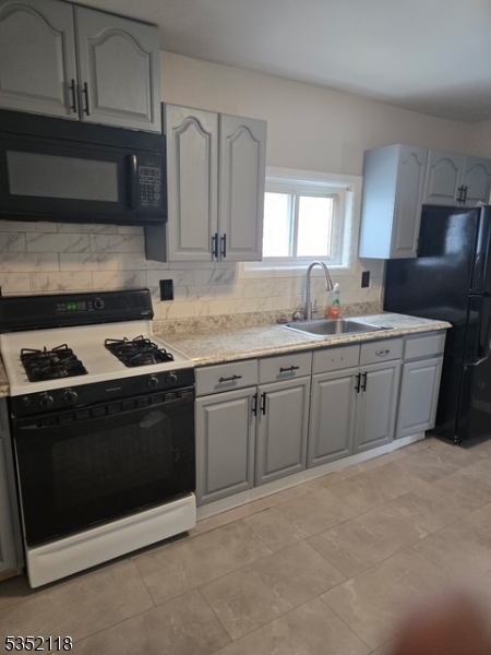 Property Photo:  198 High St  NJ 07601 
