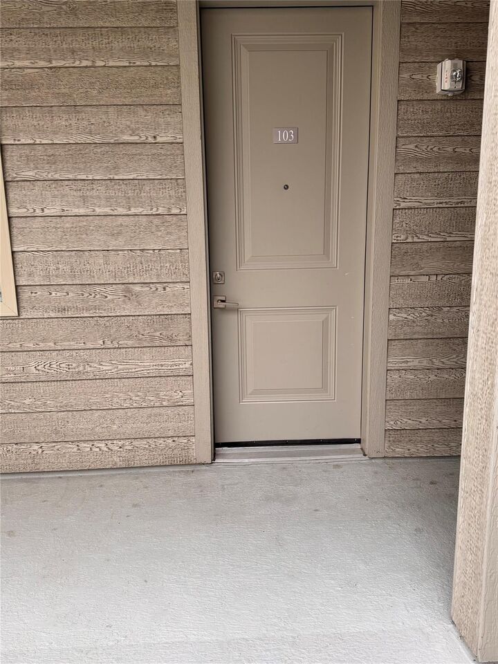 Property Photo:  4819 Caroline Street 103  TX 77004 