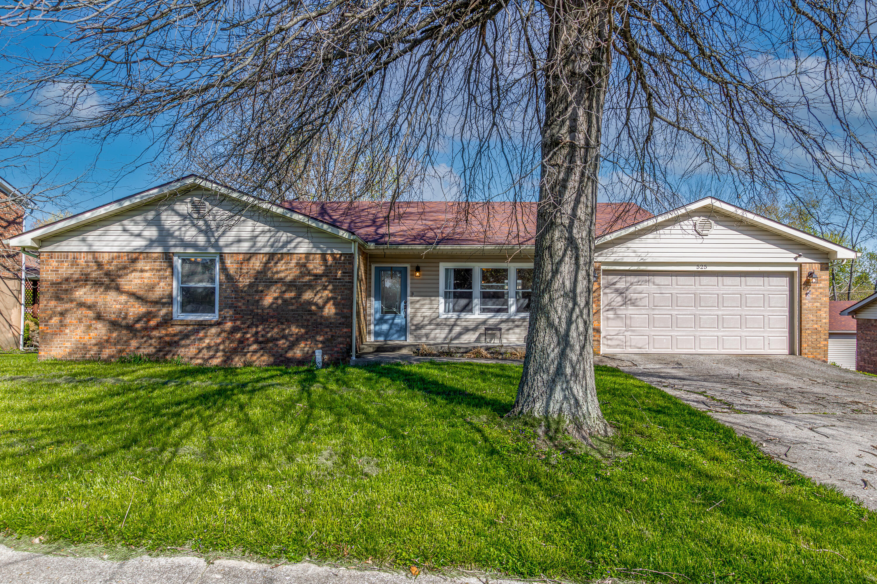 Property Photo:  525 Lasalle Court  KY 40391 