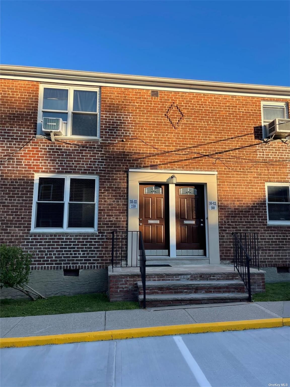 Property Photo: 35-12 205 St 259 NY 11361