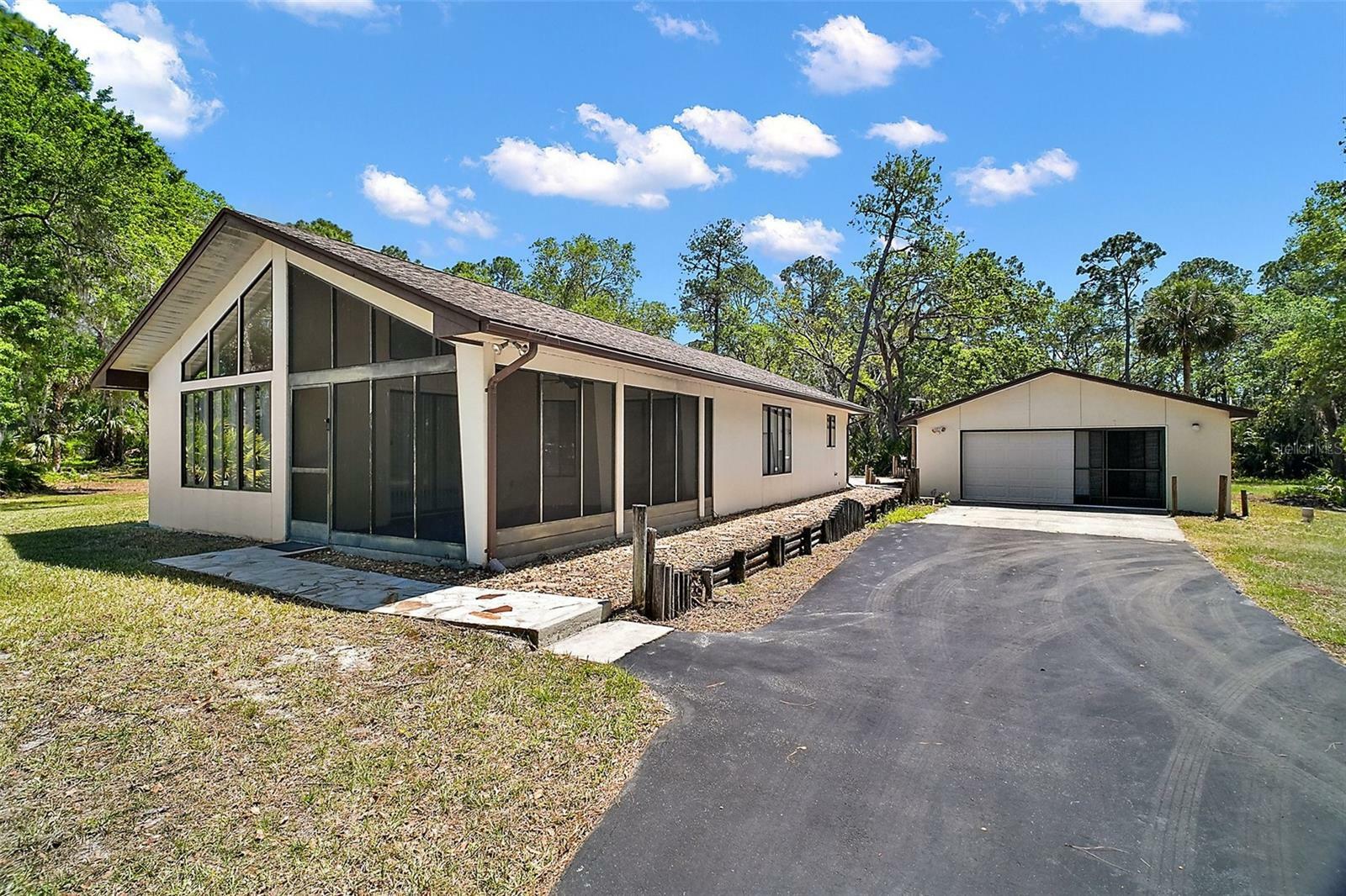 Property Photo: 40325 Emeralda Island Road FL 34788