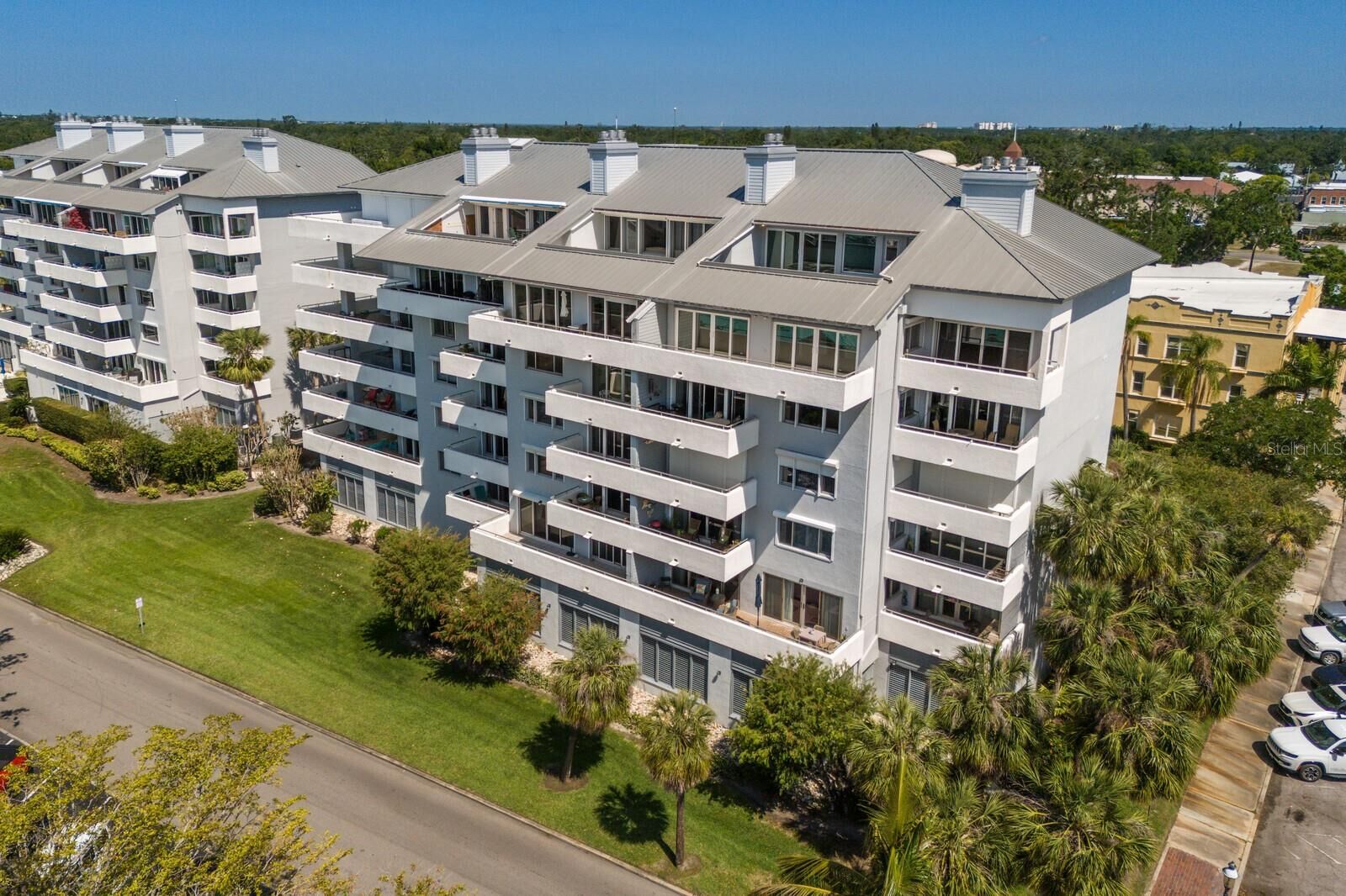 Property Photo: 1000 Riverside Drive B501 FL 34221