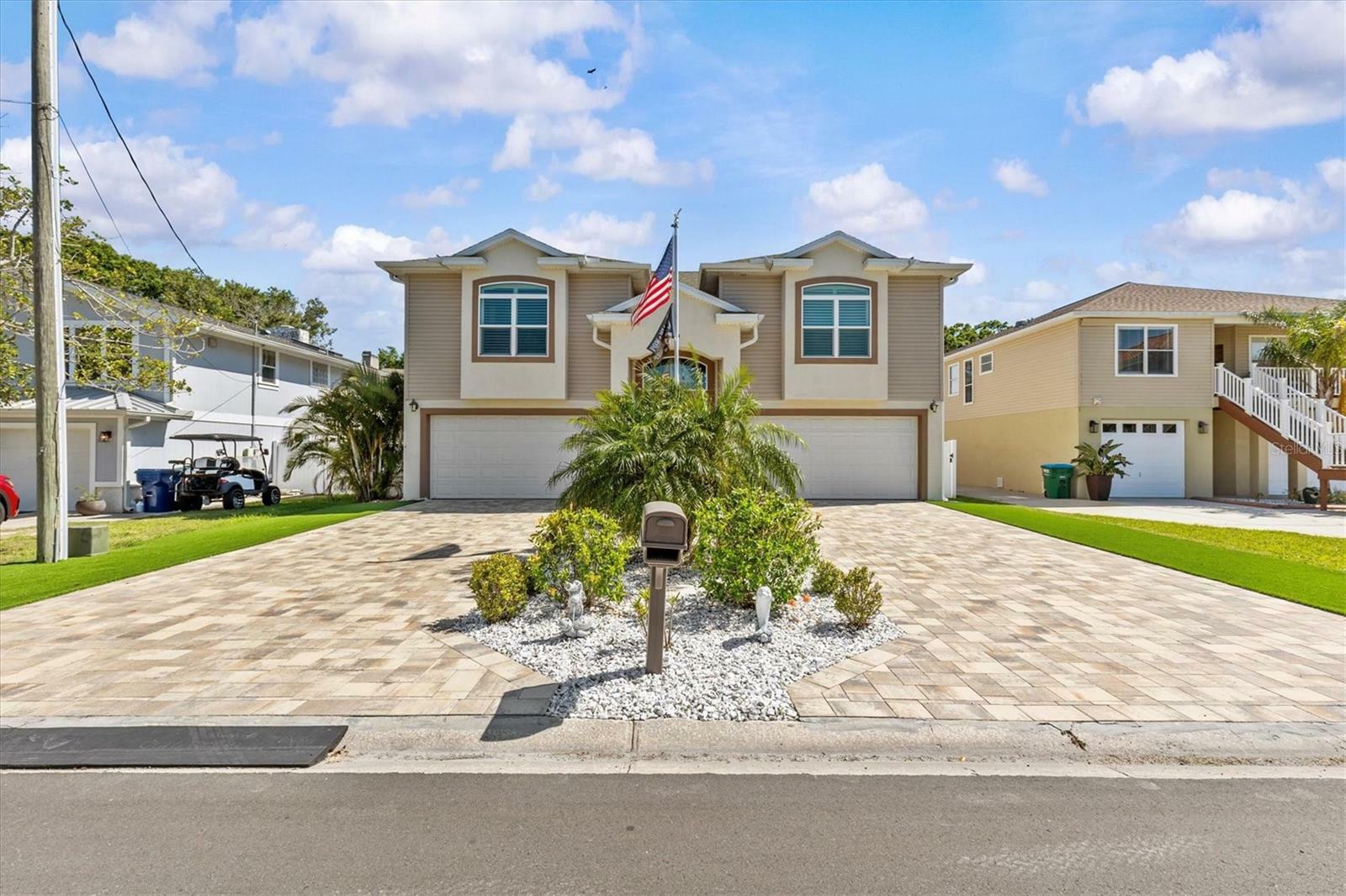 Property Photo: 314 Crosswinds Drive FL 34683