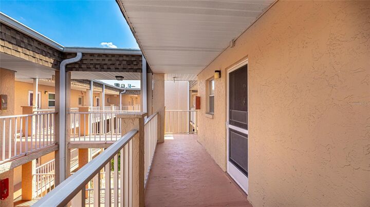 Property Photo: 1330 Glen Oaks Drive E 374D FL 34232