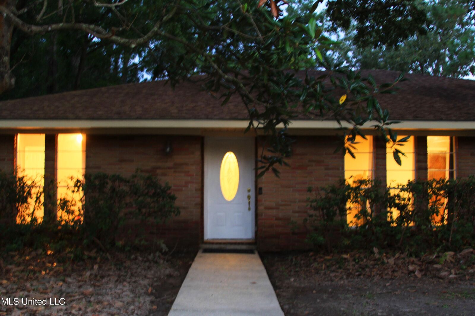 Property Photo:  831 Graveline Road  MS 39553 