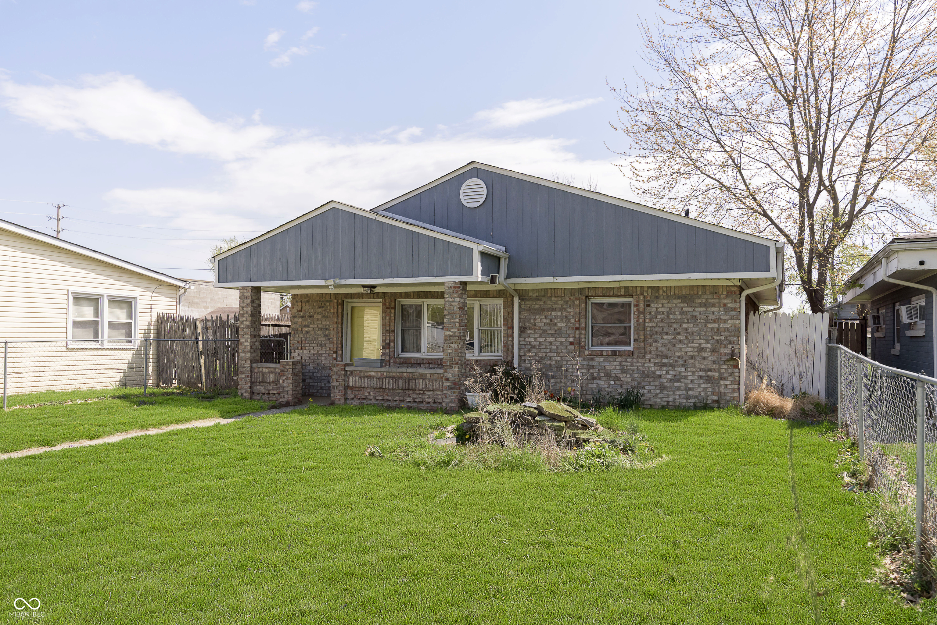 Property Photo: 2819 Mars Hill Street IN 46241