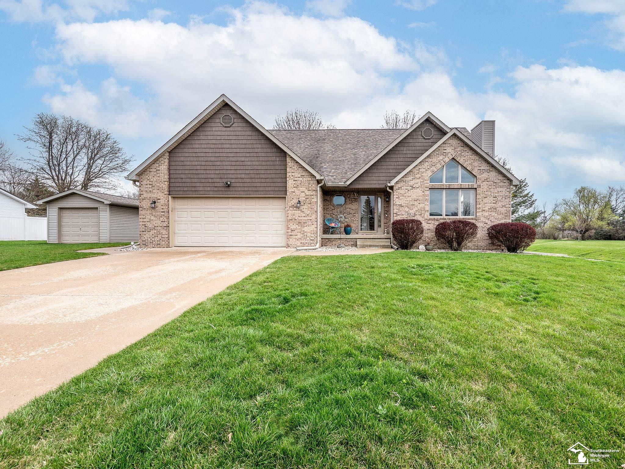 Property Photo: 3074 W Northmor Drive MI 49221