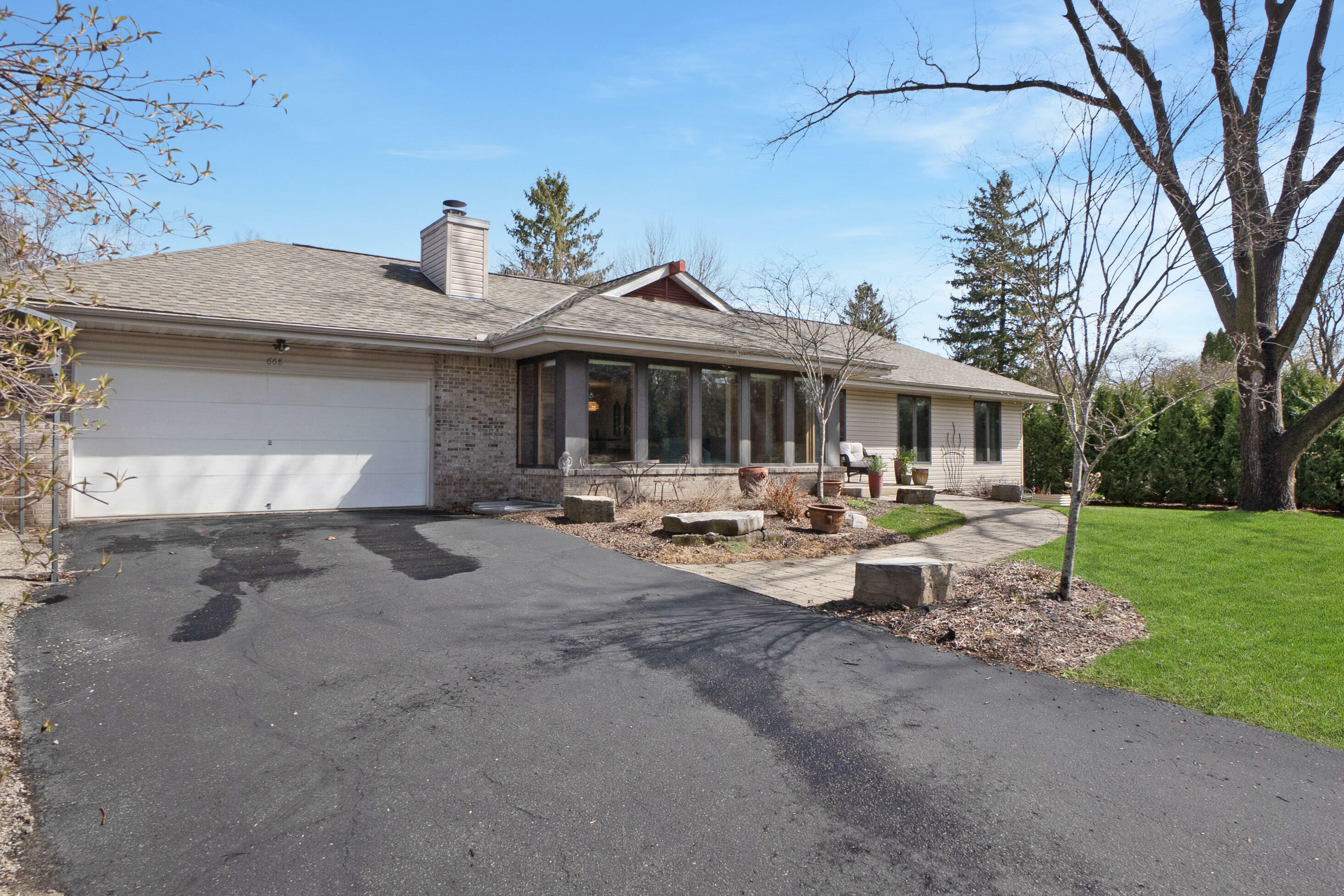 Property Photo: 668 Poppy St WI 53066