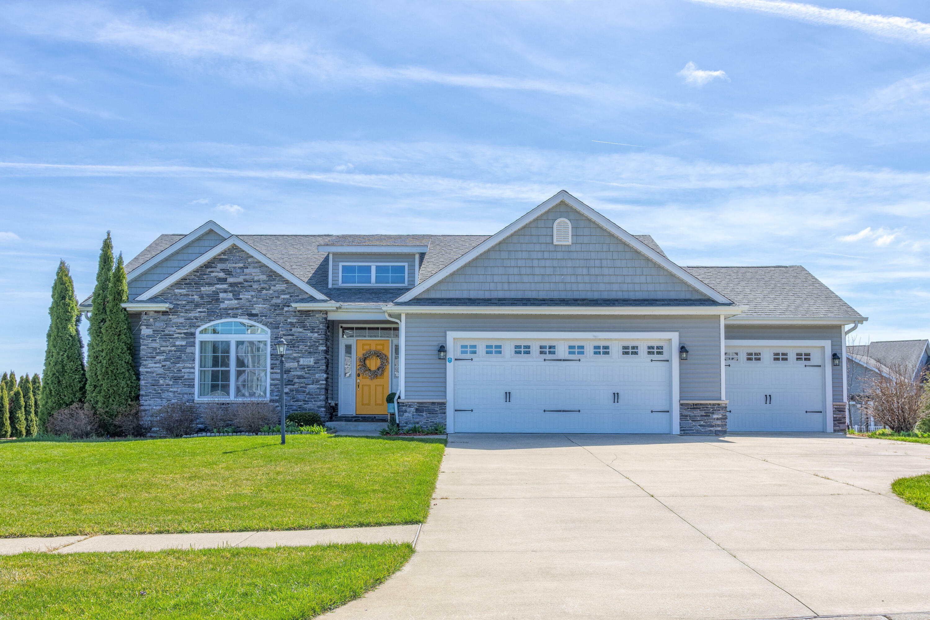 Property Photo:  1618 Prairie Drive  MI 49085 