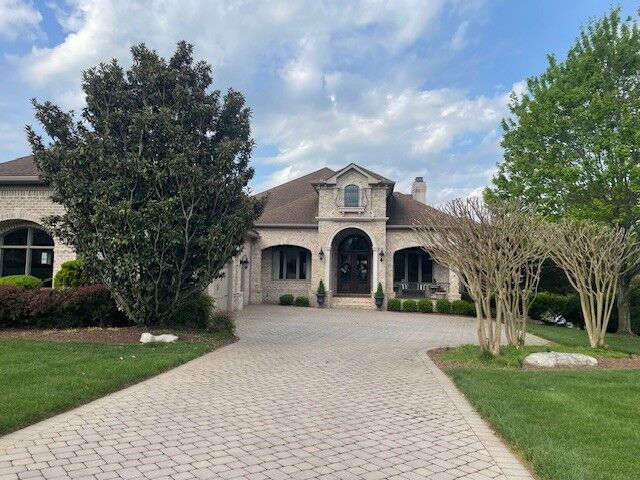 Property Photo:  889 Plantation Blvd  TN 37066 